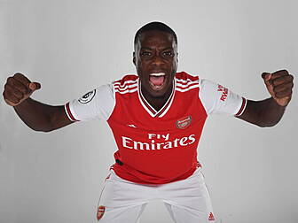 Arsenal complete club record s...
